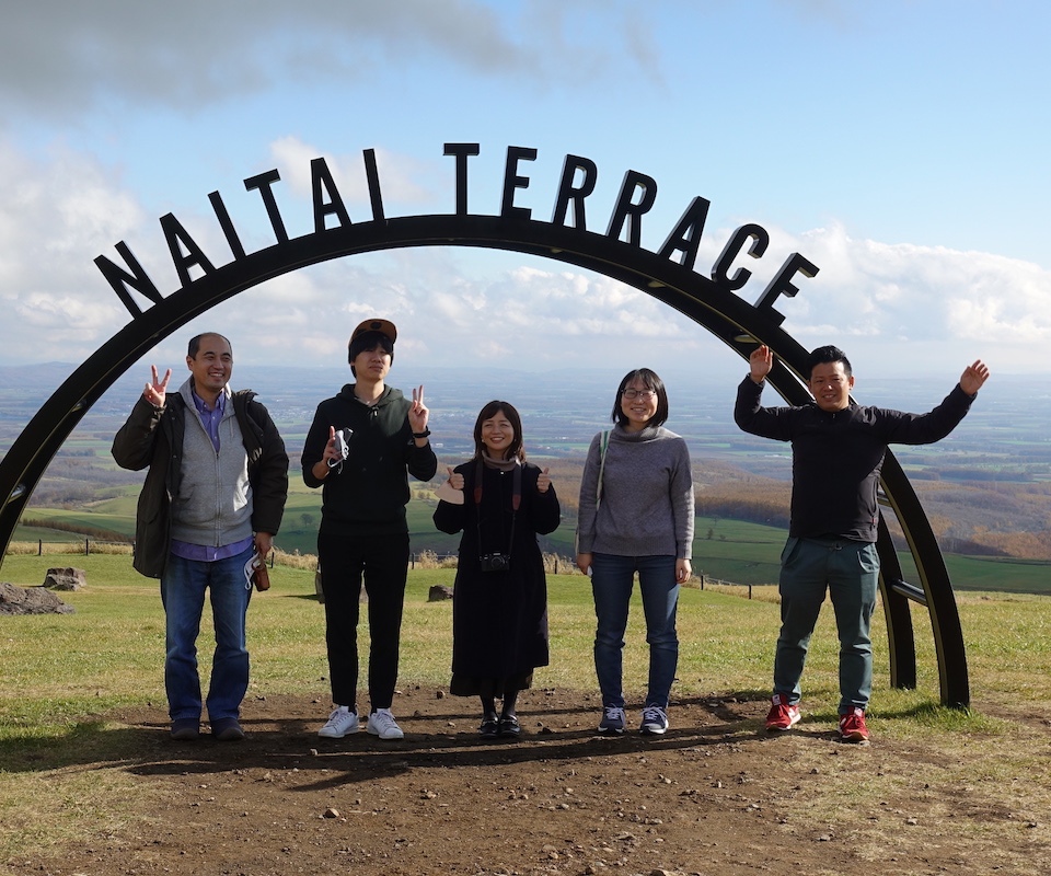 地域のヒト・モノ・コトを繋ぐ「地域バイヤー関係人口」の創出・拡大事業 WHERE, INC. 地域に、社会に、地づくりの力を。